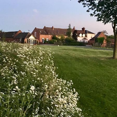 Cottage Barn Conversion On Working Farm ウスター エクステリア 写真