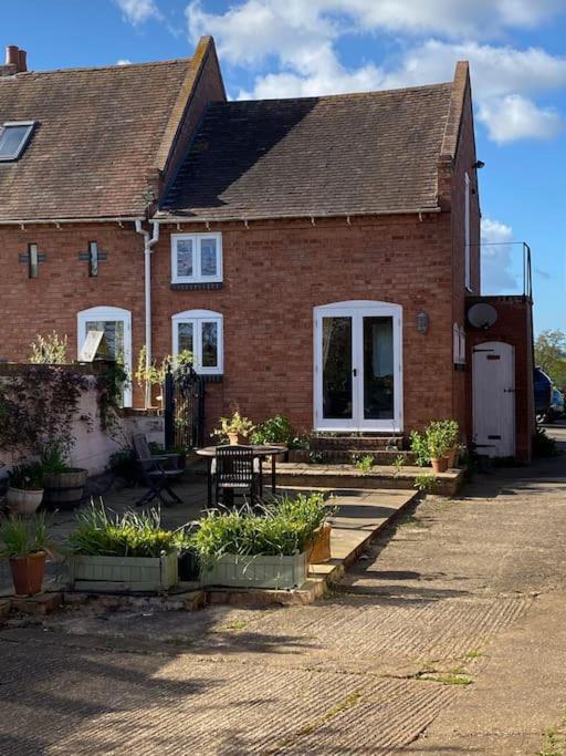 Cottage Barn Conversion On Working Farm ウスター エクステリア 写真