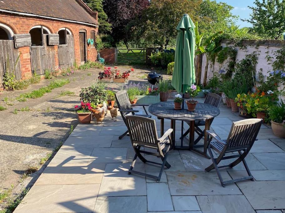 Cottage Barn Conversion On Working Farm ウスター エクステリア 写真