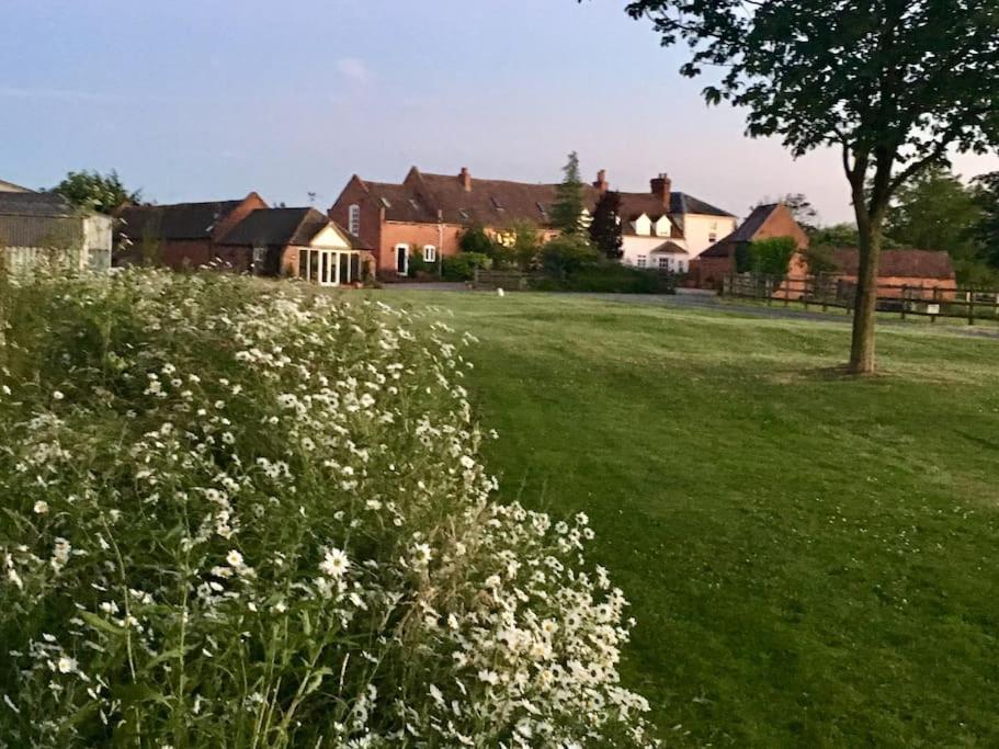 Cottage Barn Conversion On Working Farm ウスター エクステリア 写真